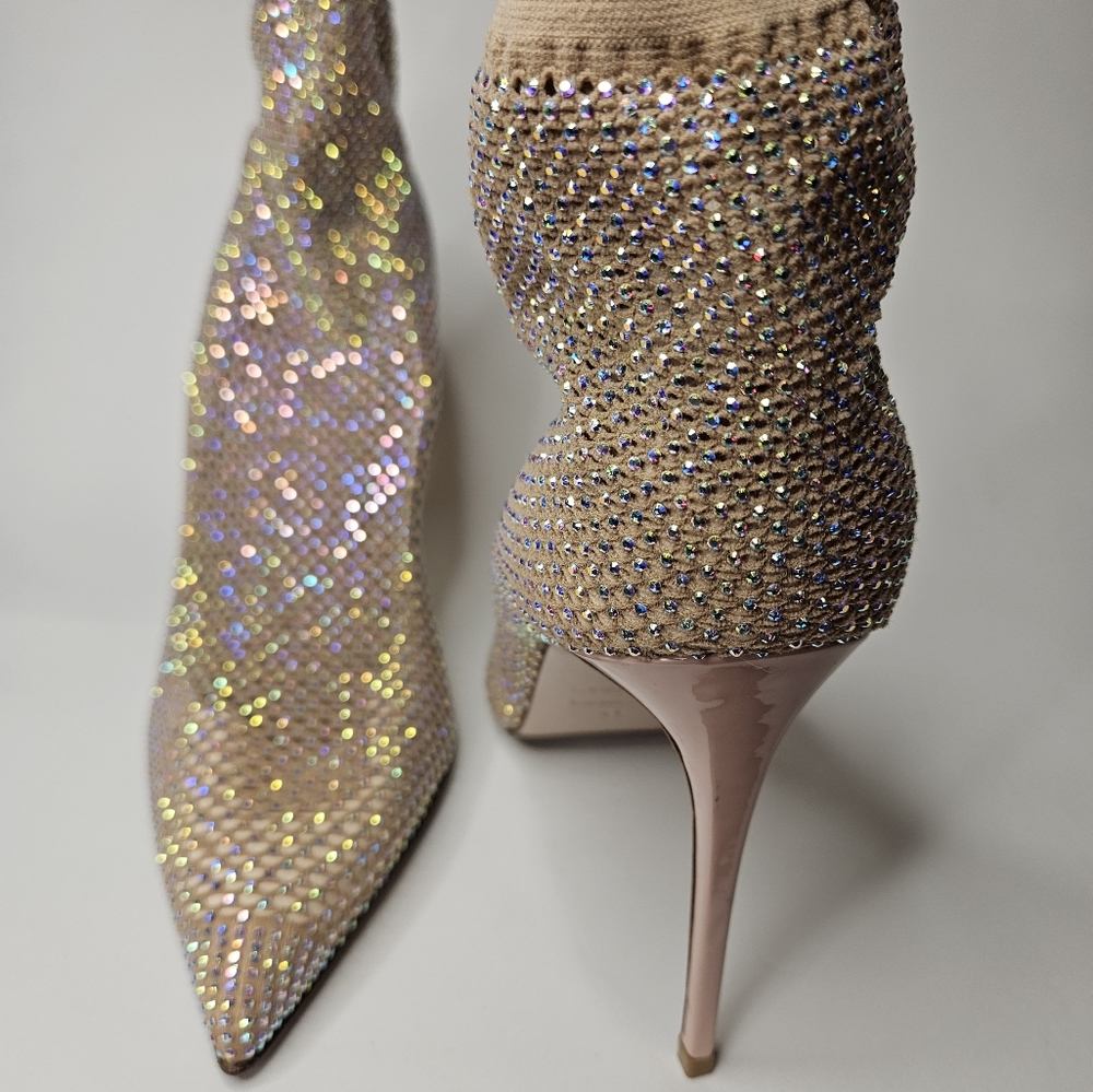 Boots - Picture 3 of 3